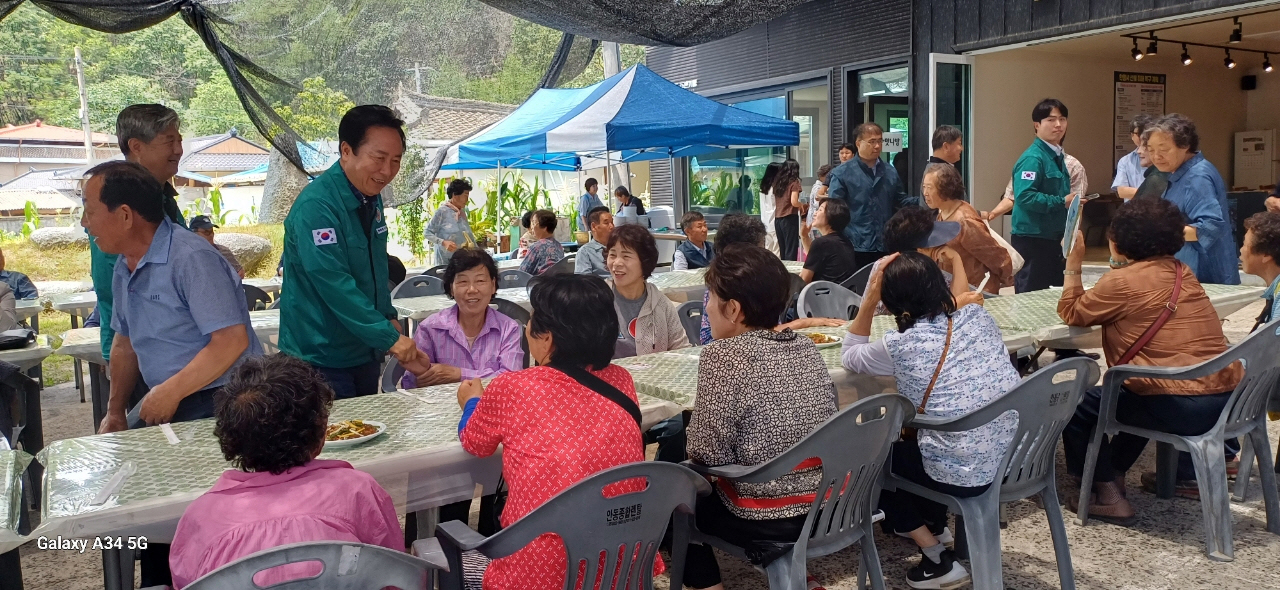0716 남선교회, 창립 119주년 맞아 산불피해 주민에 삼계탕 나눔 펼쳐 (2).jpg