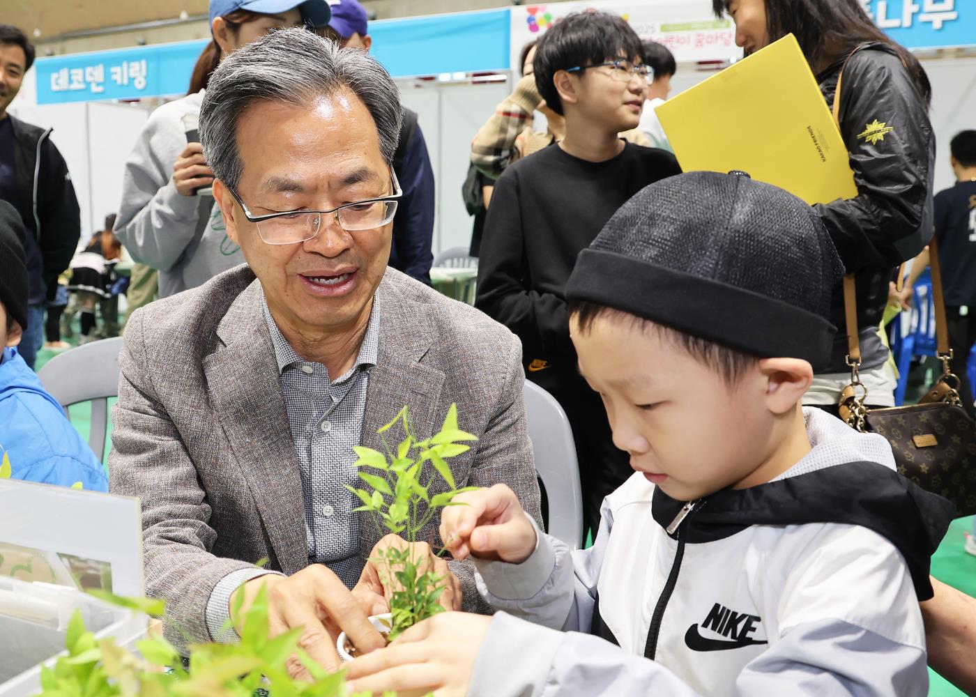 1-3 사진(제103회 영양군 어린이날 기념행사).jpg